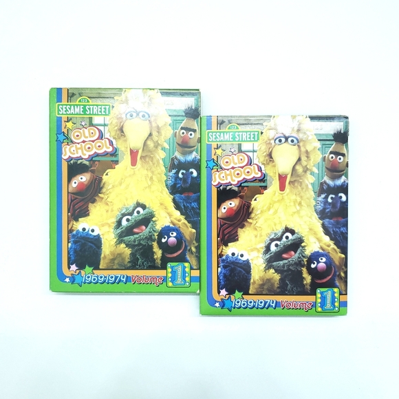 Cracked Case - Sesame Street Old School, Volume 1: 1969-1974 3 DVD Set + Insert - Picture 2 of 5